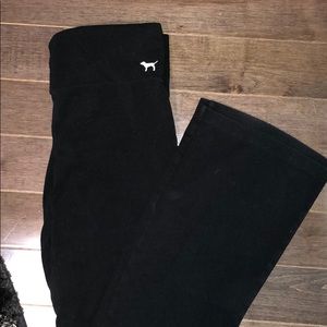 VS pink yoga pants